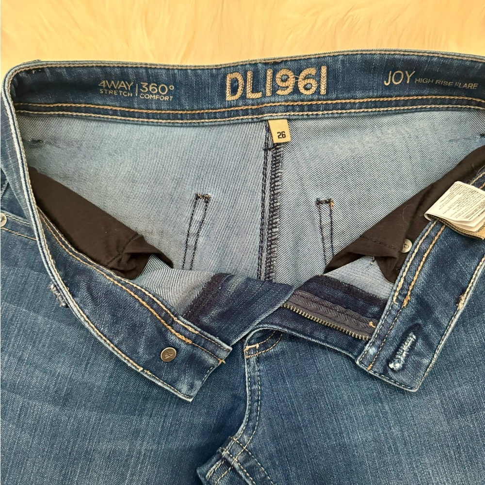 DL1961 Joy LOWrise Flare Jeans, 26